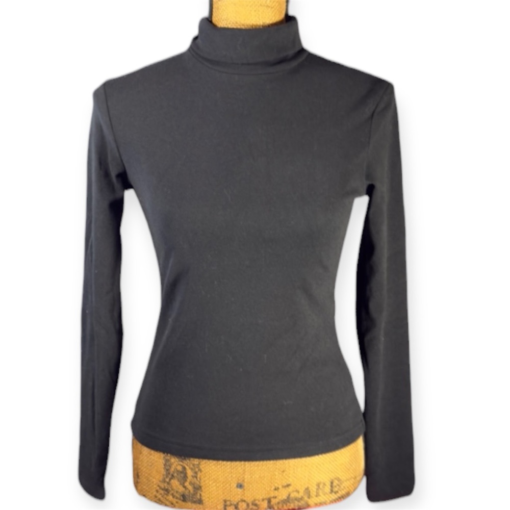 Dazy black insulated turtleneck sweater/shirt Women’s size small | aj